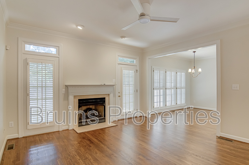 Greensboro House: 8 Indigo Cove