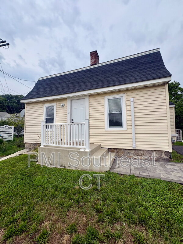 Groton Condo: 12 Fort Hill Road