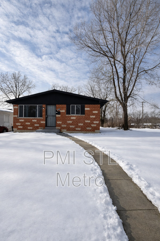 St. Louis House: 10189 Count Dr