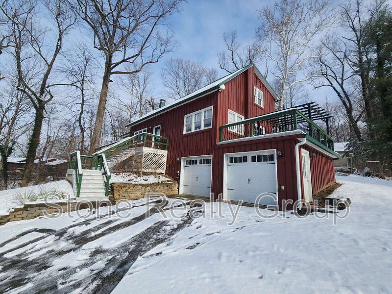 Terre Haute House: 44 Allendale Lane