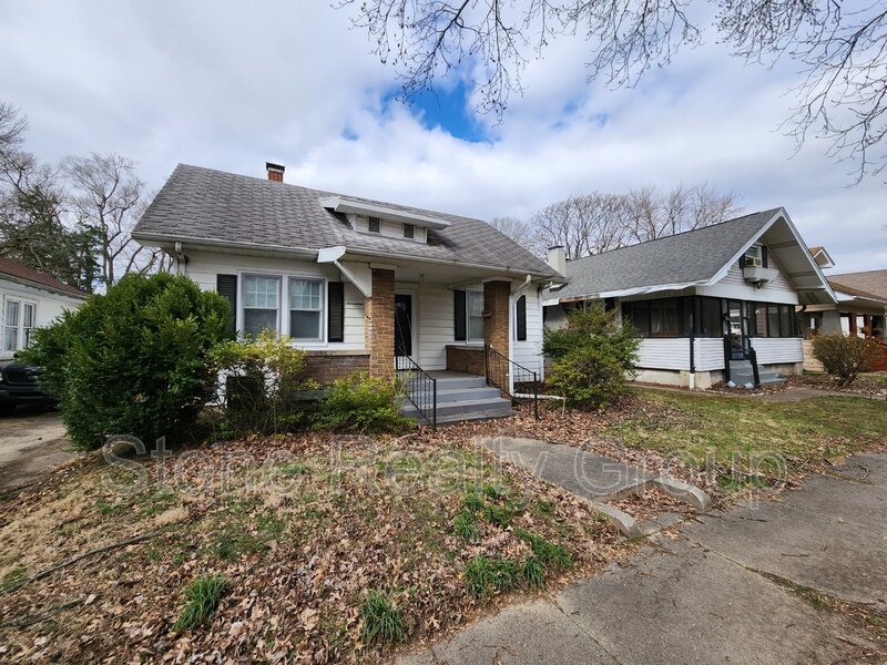 Terre Haute House: 1716 N 12th Street