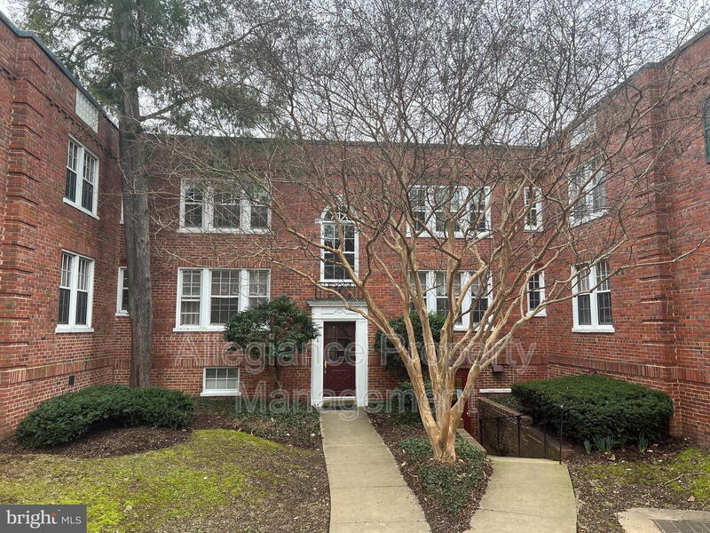 Arlington House: 1808 Queens Lane