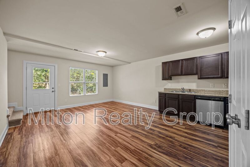 Lillington House: 27 River Stancil Dr.