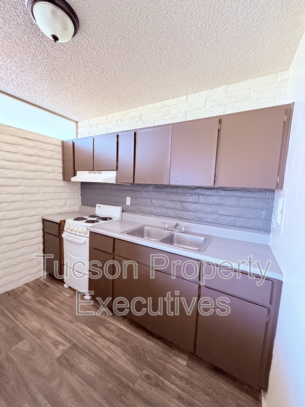 Tucson Condo: 20 North Leonora Avenue - 215