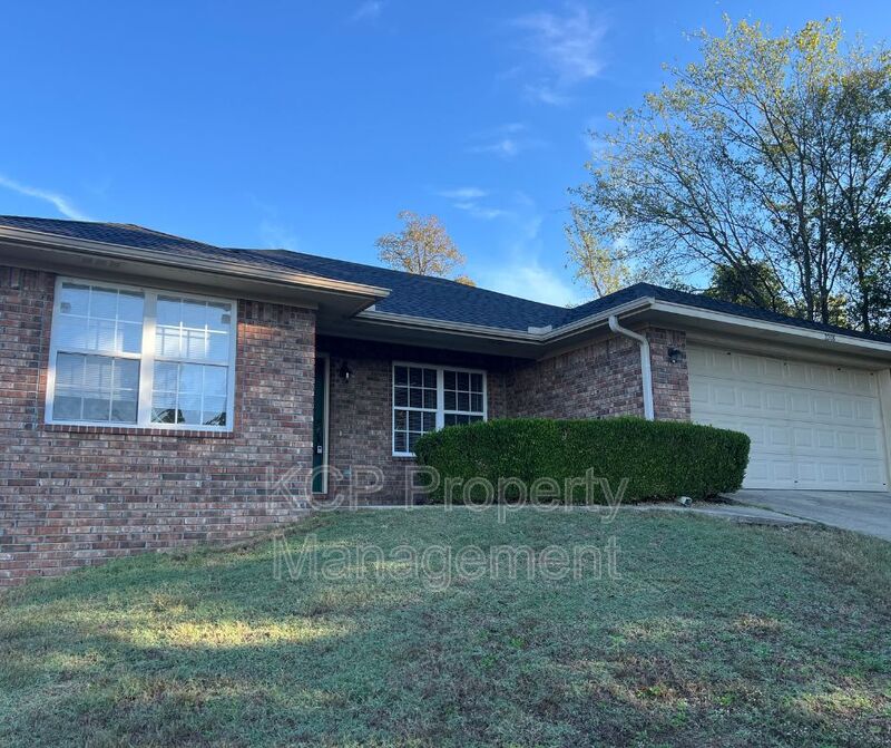 Van Buren House: 2208 Kaylonni Lane