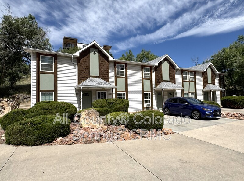 Colorado Springs Townhome: 565 W Dale Street