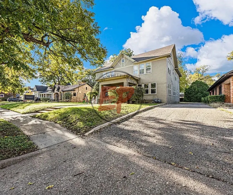 Waco House: 2009 Washington Avenue