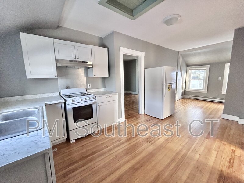 New London Condo: 50 Montauk Ave