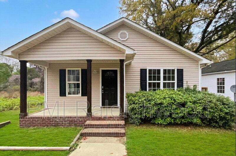 Fuquay-Varina House: 414 Longfellow Street