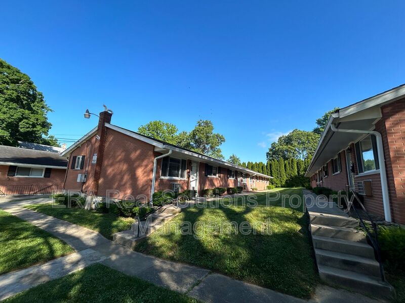 Cincinnati Condo: 229 Rockaway Avenue