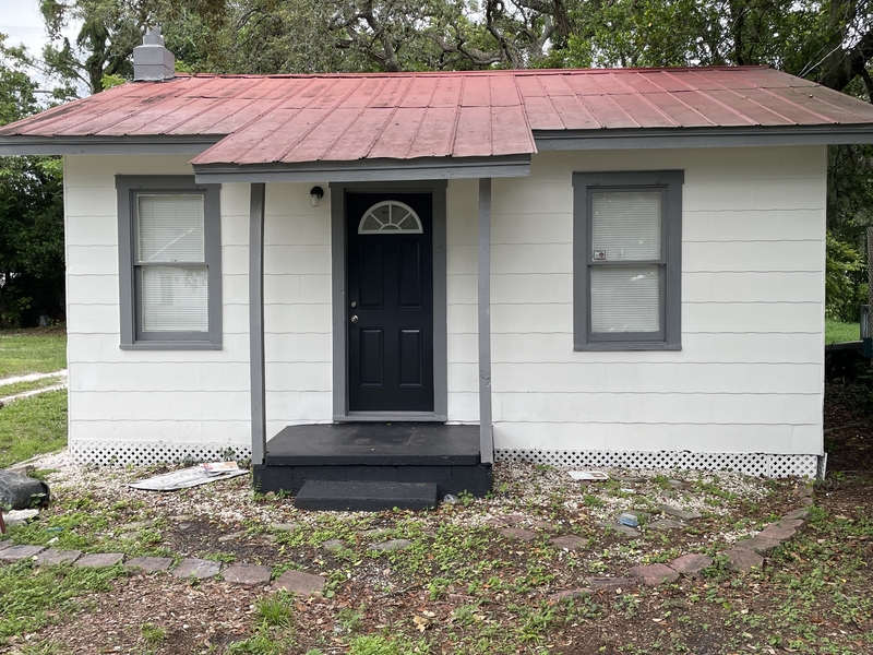 Tampa House: 10005 North Arden Avenue - A