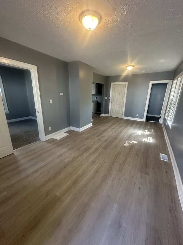 Cleveland House: 10404 Grandview Avenue