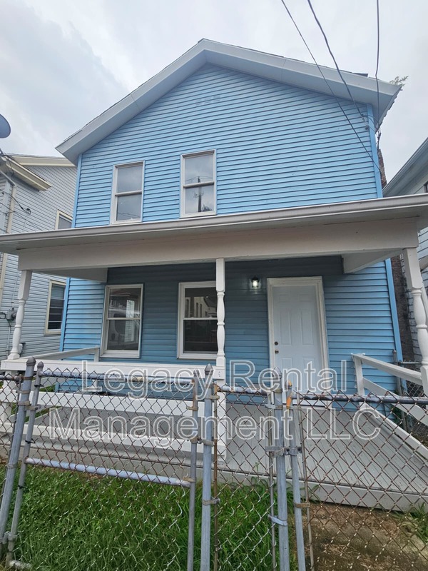 Plymouth House: 39 Elm Street