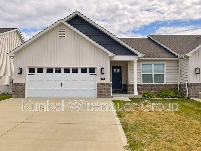 Fairview Heights Condo: 806 Applewood Creek Drive