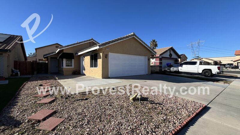 Victorville House: 14836 Carter Rd