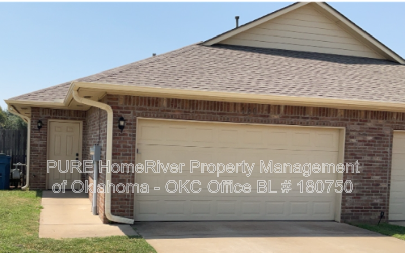Edmond Condo: 100 Ashley Dr
