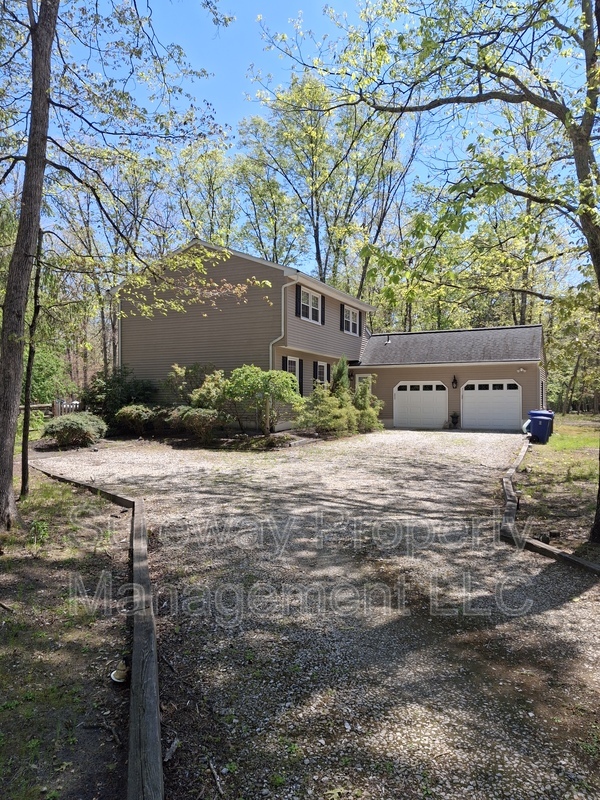 Tabernacle House: 44 Red Oak Drive