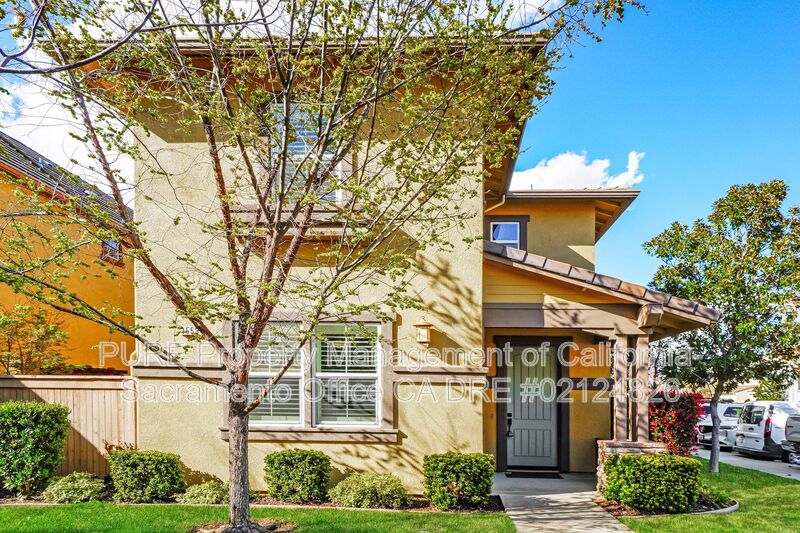 Folsom House: 1553 Bonanza Lane