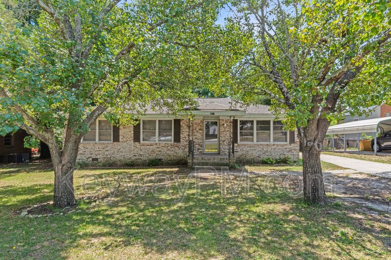 Aiken House: 3301 Westmont Drive