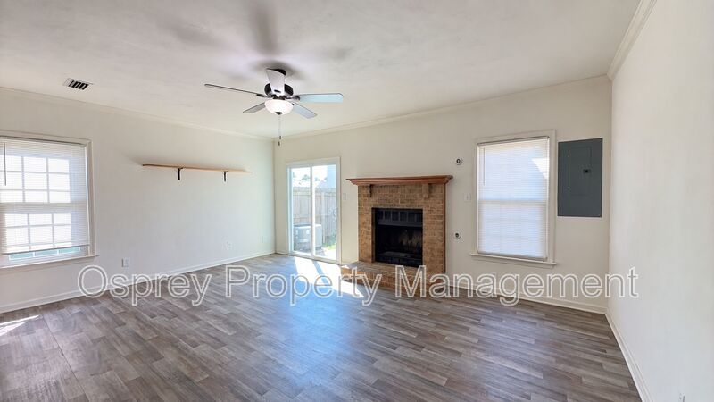 End-Unit 3 Bedroom Townhome!  - Photo 5
