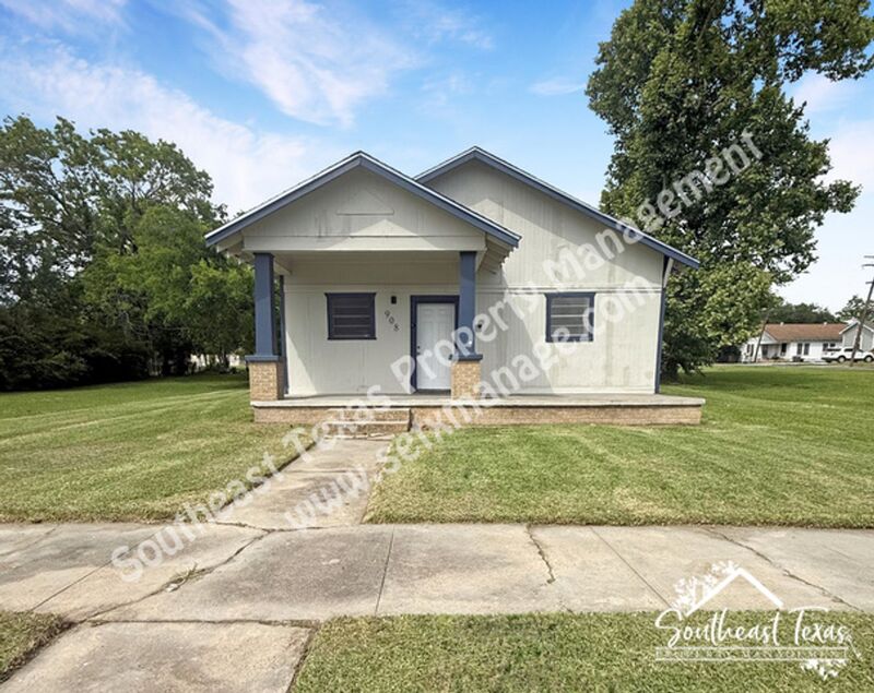 Port Arthur House: 908 Stilwell Blvd