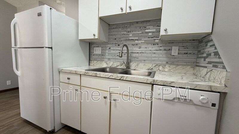 Lincoln House: 4621 Prescott