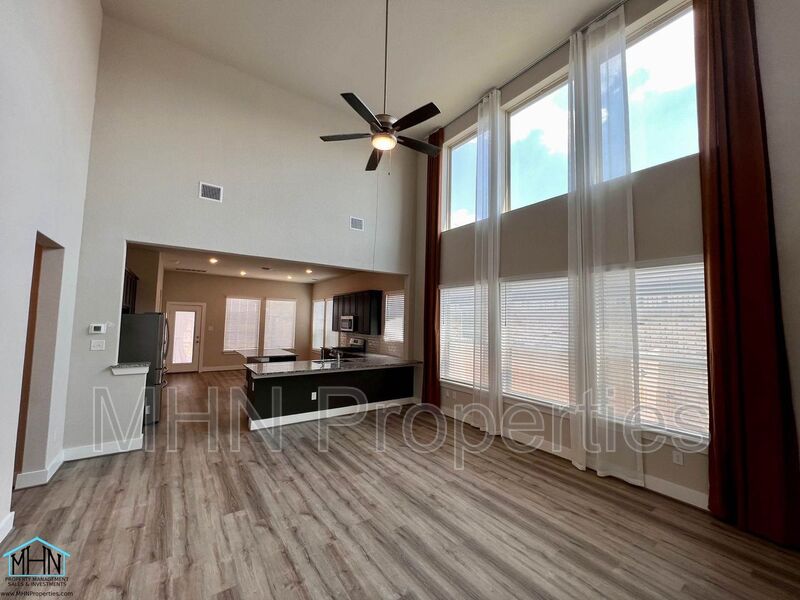 GORGEOUS Newly Built 4bed/3bath home, located in Copper Ridge near highways, restaurants, and entertainment! - Photo 8