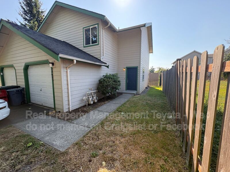 Bellingham House: 2417 Xenia St