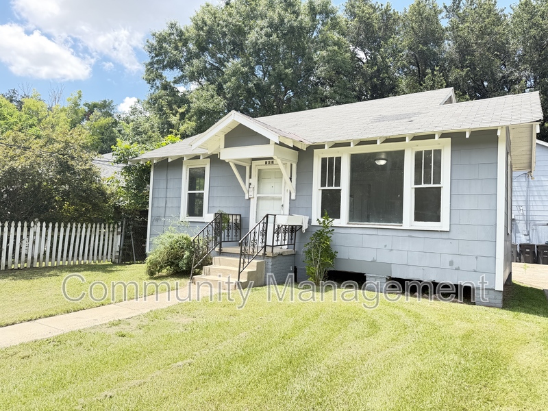 Baton Rouge House: 162 Chatsworth St