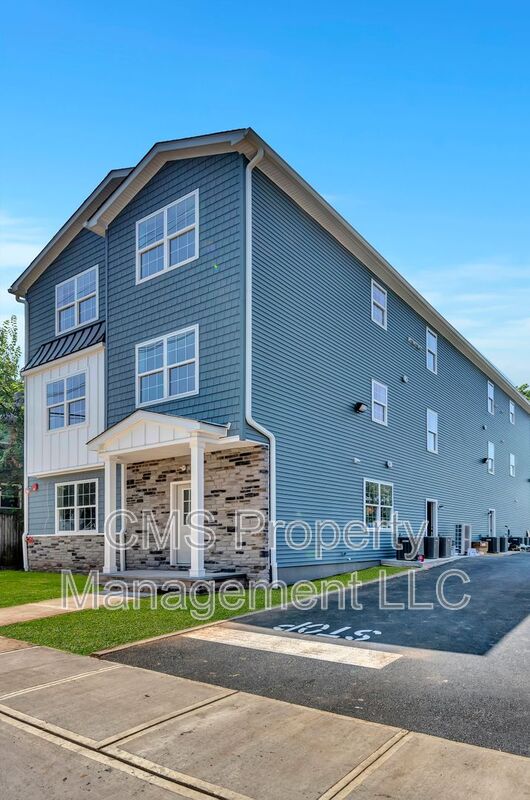 New Brunswick Condo: 88 Louis St