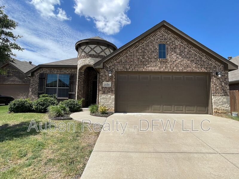 Fort Worth House: 2120 Blakely Court