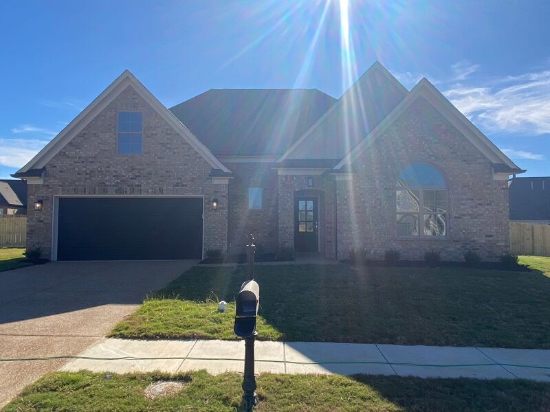 Memphis House: 5519 Briardale Dr