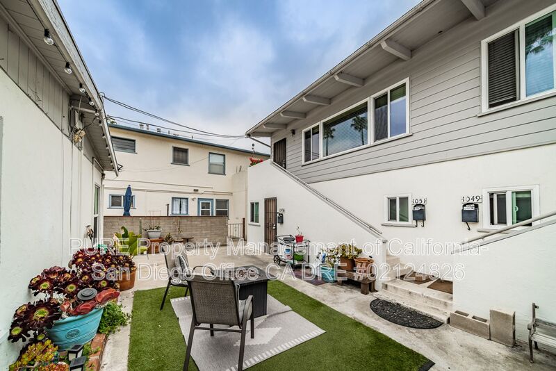 San Diego House: 1051 Grand Avenue