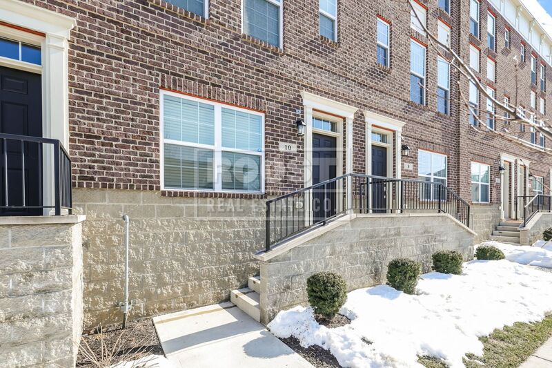 Springfield House: 10 N. Center St.