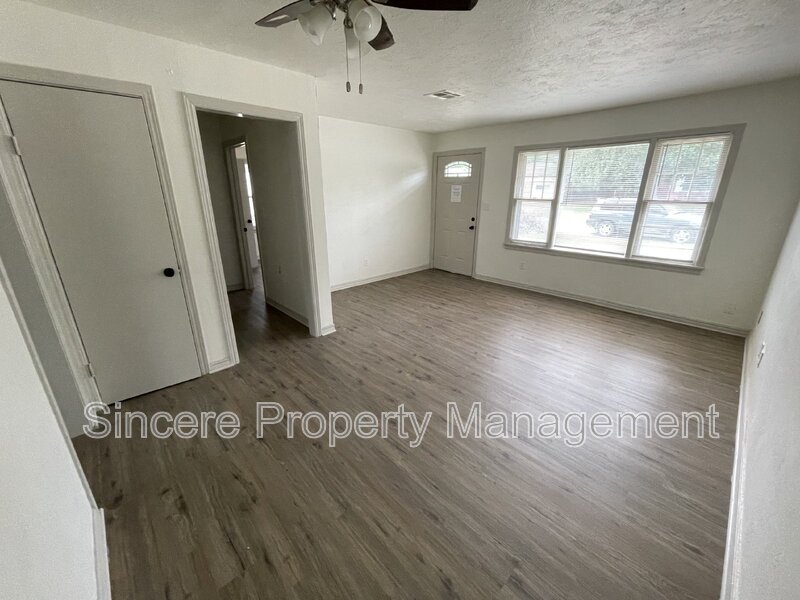 The Village House: 1515 Casady Lane