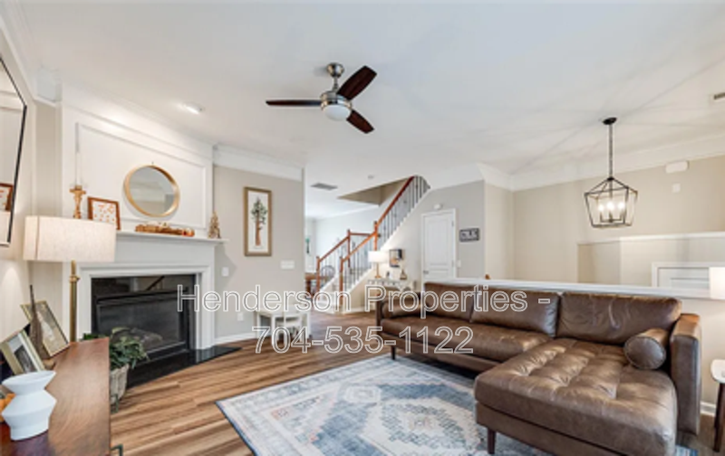 Fort Mill House: 920 Lyndley Dr