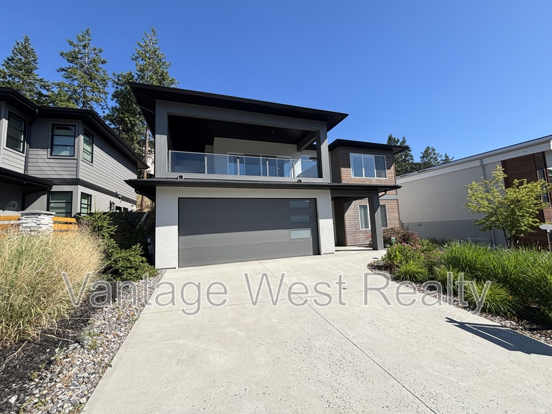 Kelowna House: 3411 Water Birch Cir