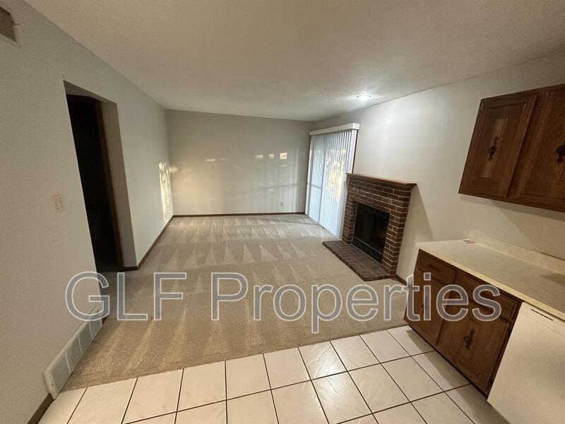 Lincoln Condo: 5820 S 52nd St - Apt 3