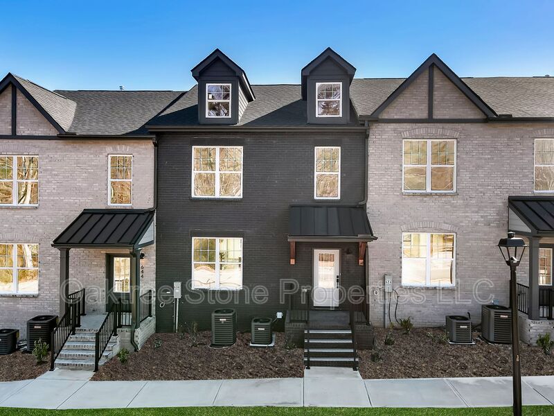 Sugar Hill House: 634 Oakleaf Grove Lane