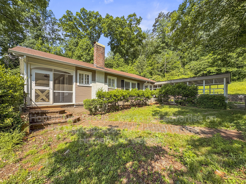 Hixson House: 6553 Old Dayton Pike