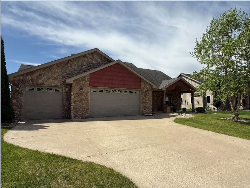 Windsor House: 4363 Memorial Cir
