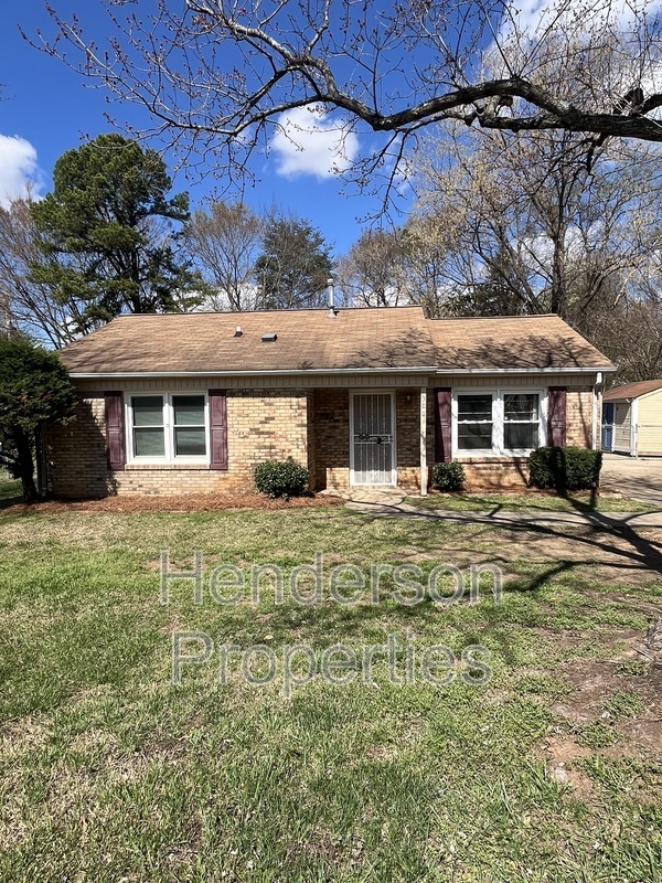 Charlotte House: 300 West Arrowood Road