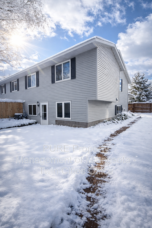 Hastings Townhome: 531 Tiffany Dr
