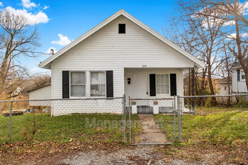 Request a Viewing for 206 Chaplin Ave Tenant Turner