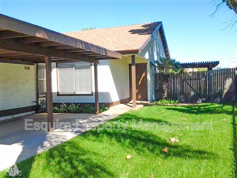 CAMARILLO House: 5219 MEADOWVIEW DR