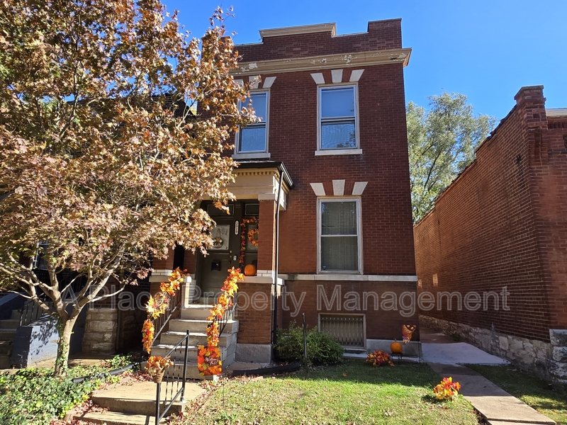 St. Louis Condo: 2920 Virginia Avenue - 1st Fl