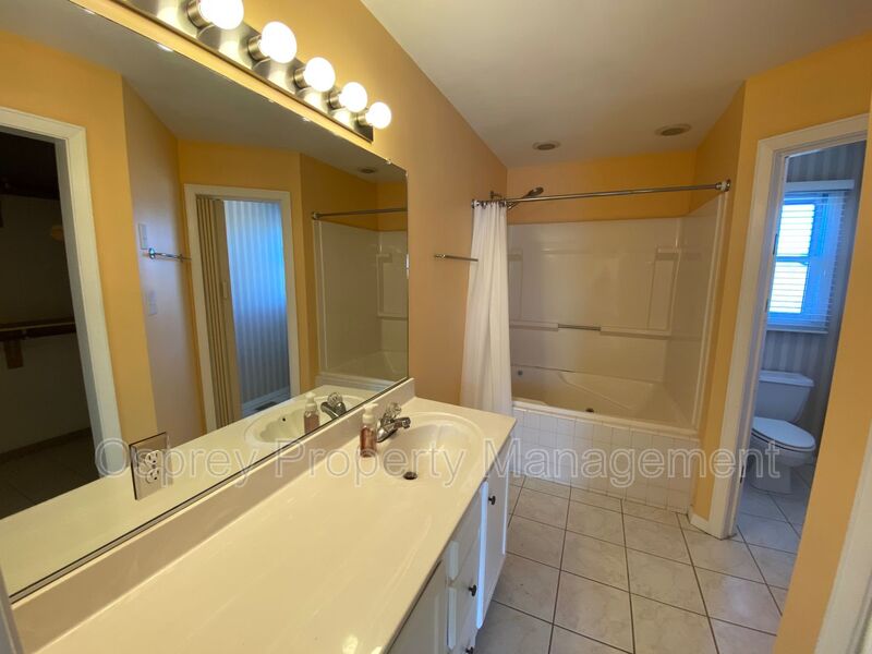 Your Ideal Coastal Retreat in Virginia Beach!