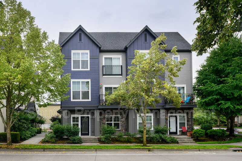 Hillsboro Condo: 10651 Northeast Red Wing Way #102