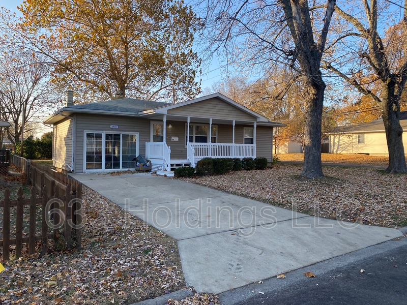 Peoria Heights House: 3807 N Faber Ave