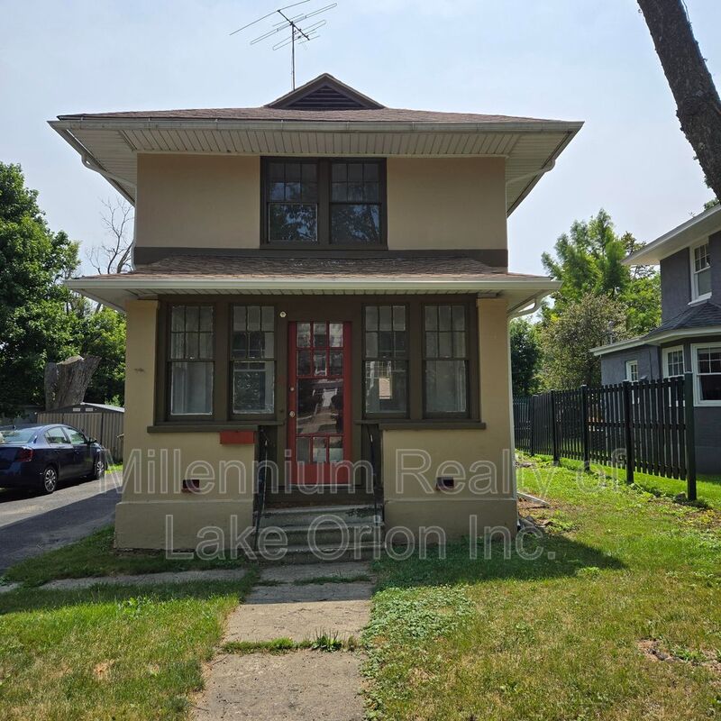 Pontiac House: 96 Oliver St